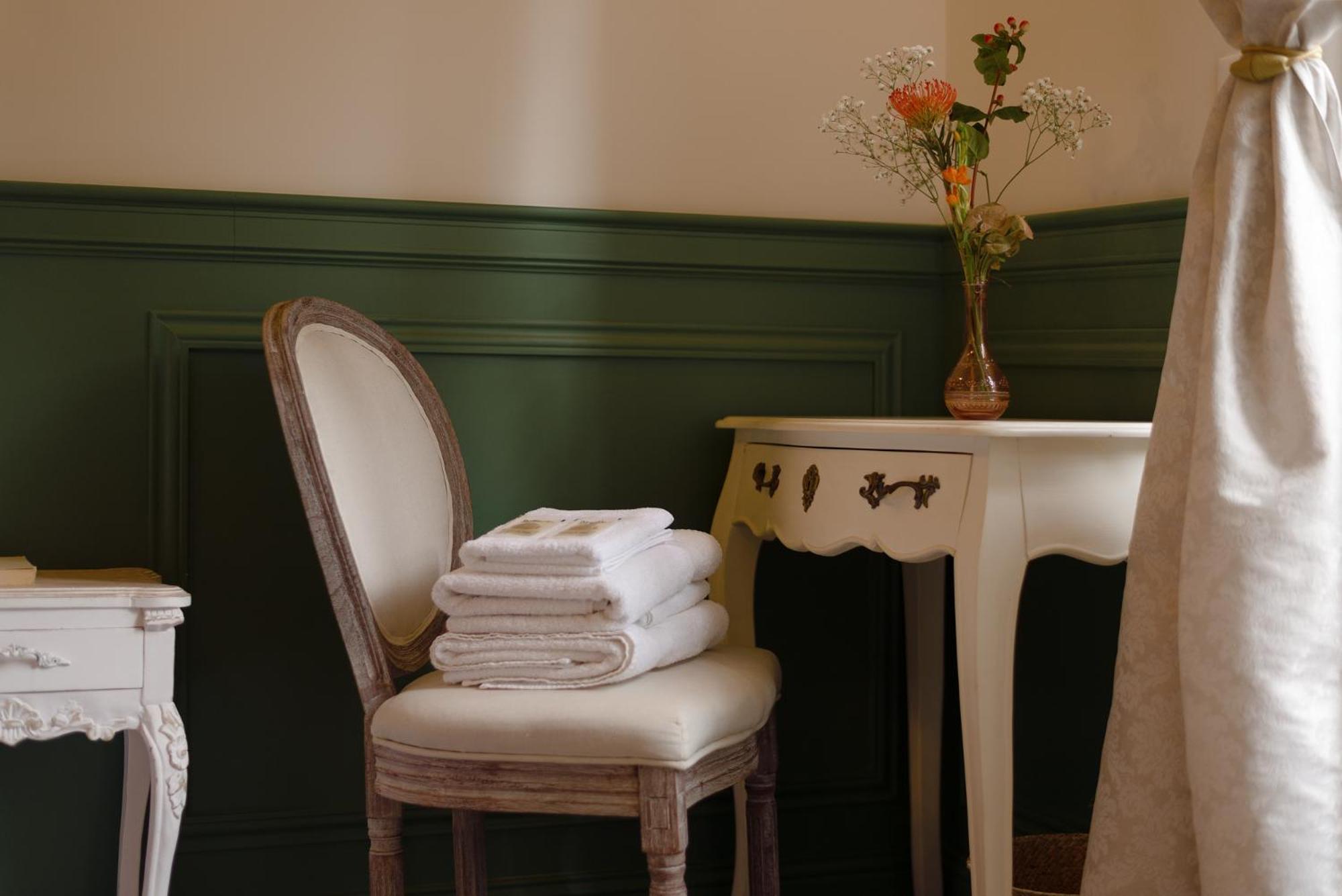 オートワール Manoir De Laroque Delprat Bed & Breakfast エクステリア 写真
